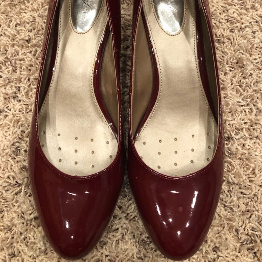 Alfani Burgundy pumps sz 10